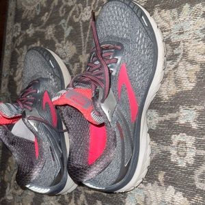 Brooks GTS 18 - Size 7 1/2